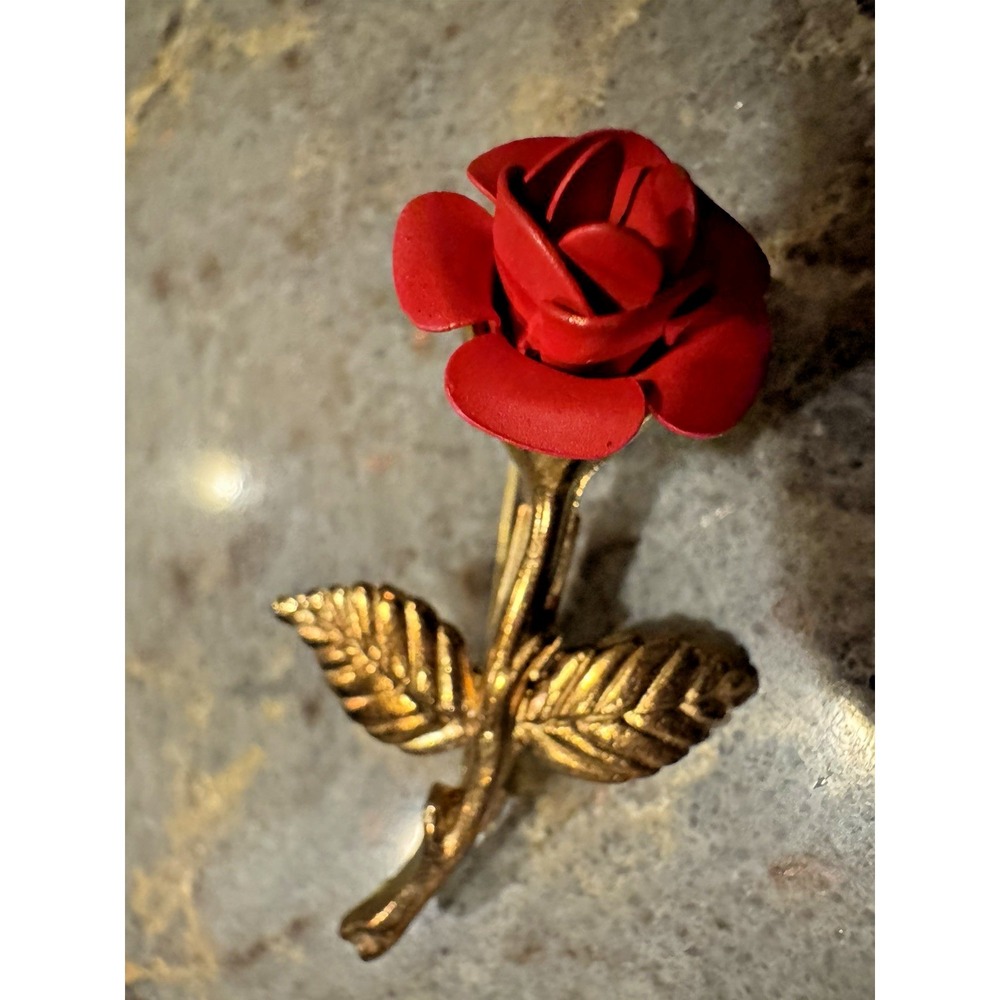 Vintage Red Rose Flower Brooch  Gold Tone Stem Leaf Pin Romantic Floral Jewelry‎